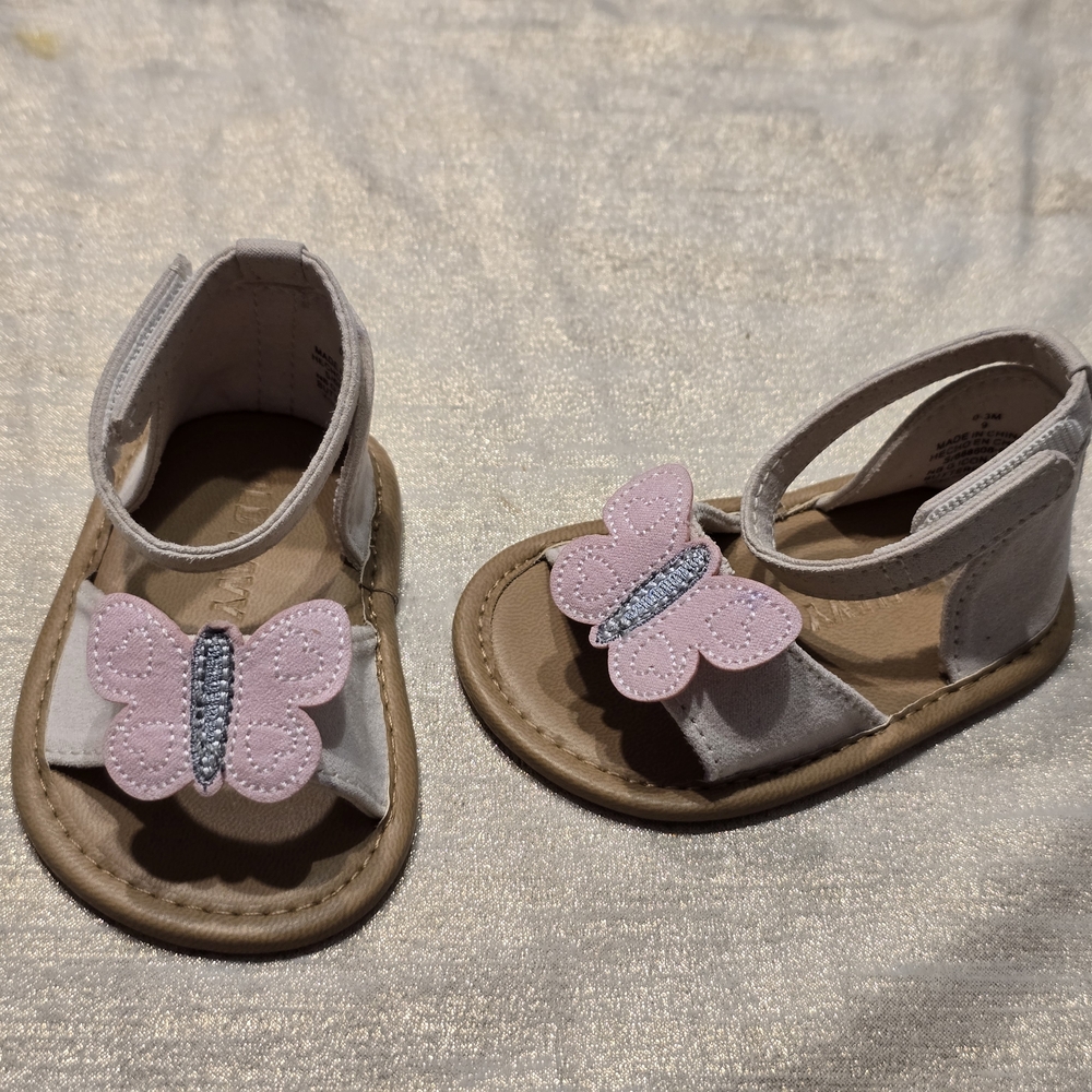 Kids White Sandals with Pink Butterfly Accent Size 0-3 Months